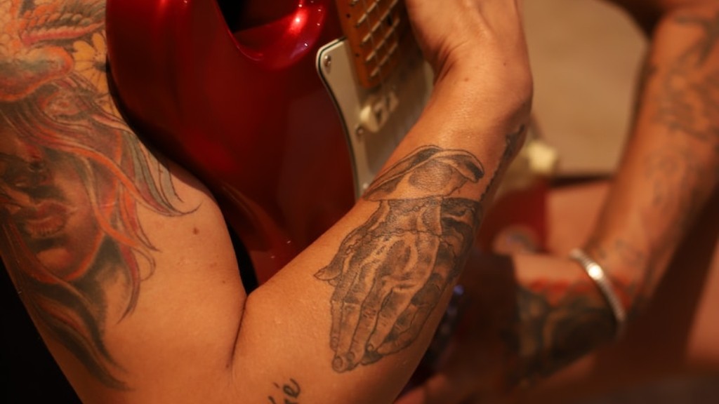 Mikä on kulmakarvojen tatuointi